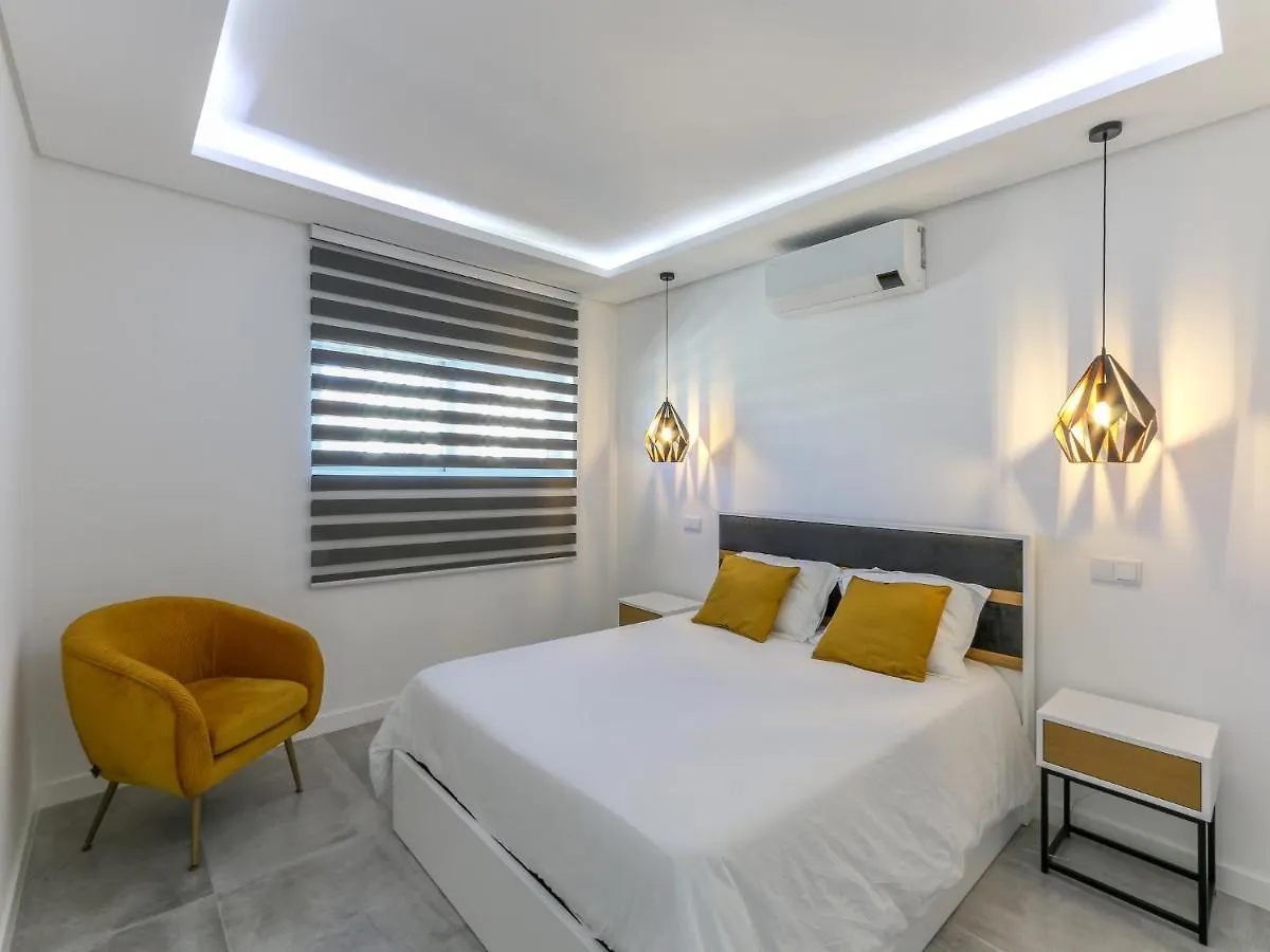 Luxury Penthouse Apartment Private Jacuzzi, البوفيرا البرتغال