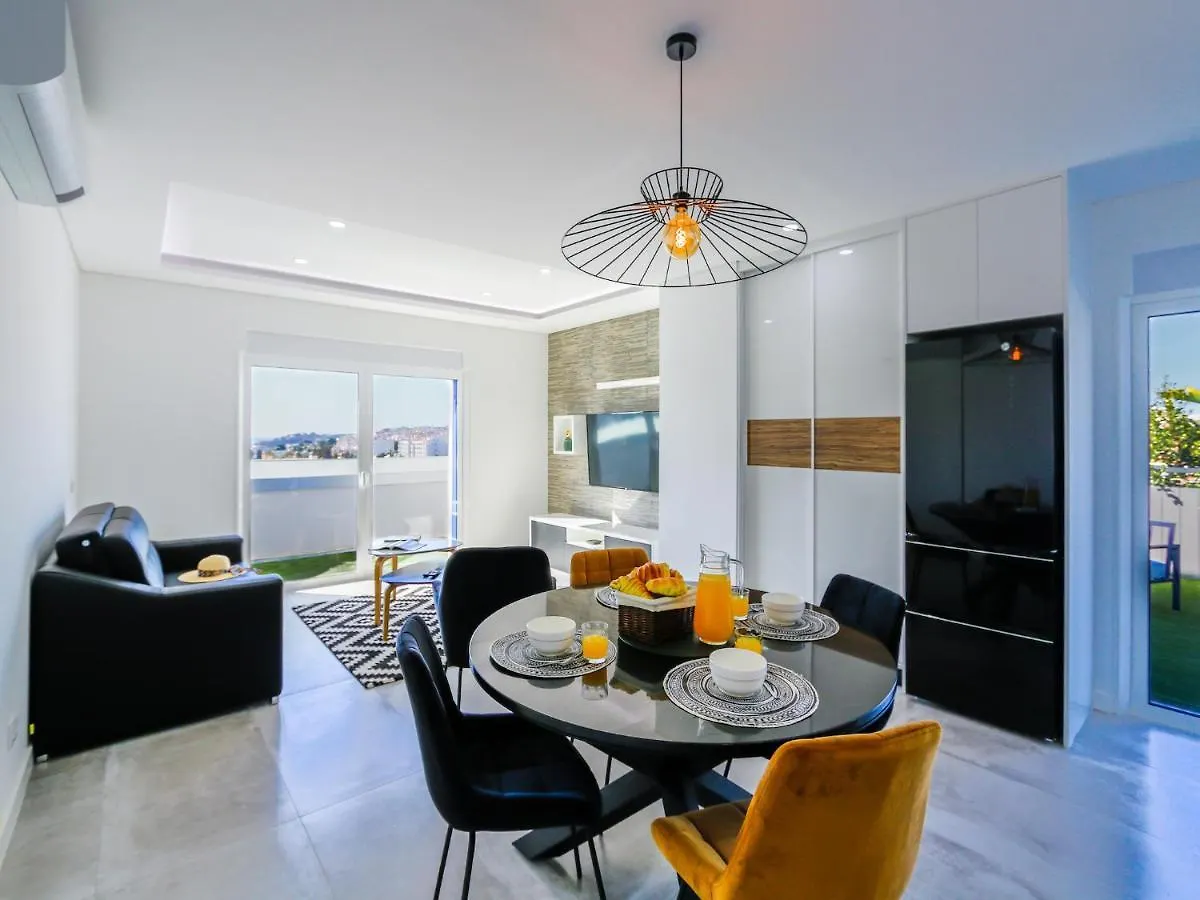 Luxury Penthouse Apartment Private Jacuzzi, Albufeira 0*,